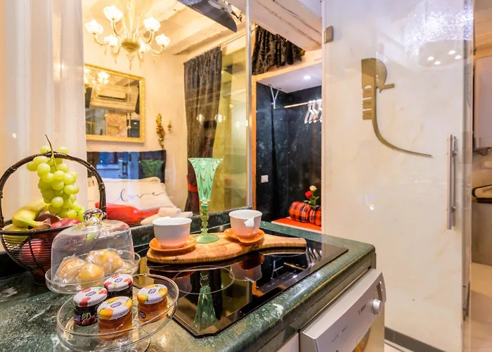 Venice Luxury Watersdoor